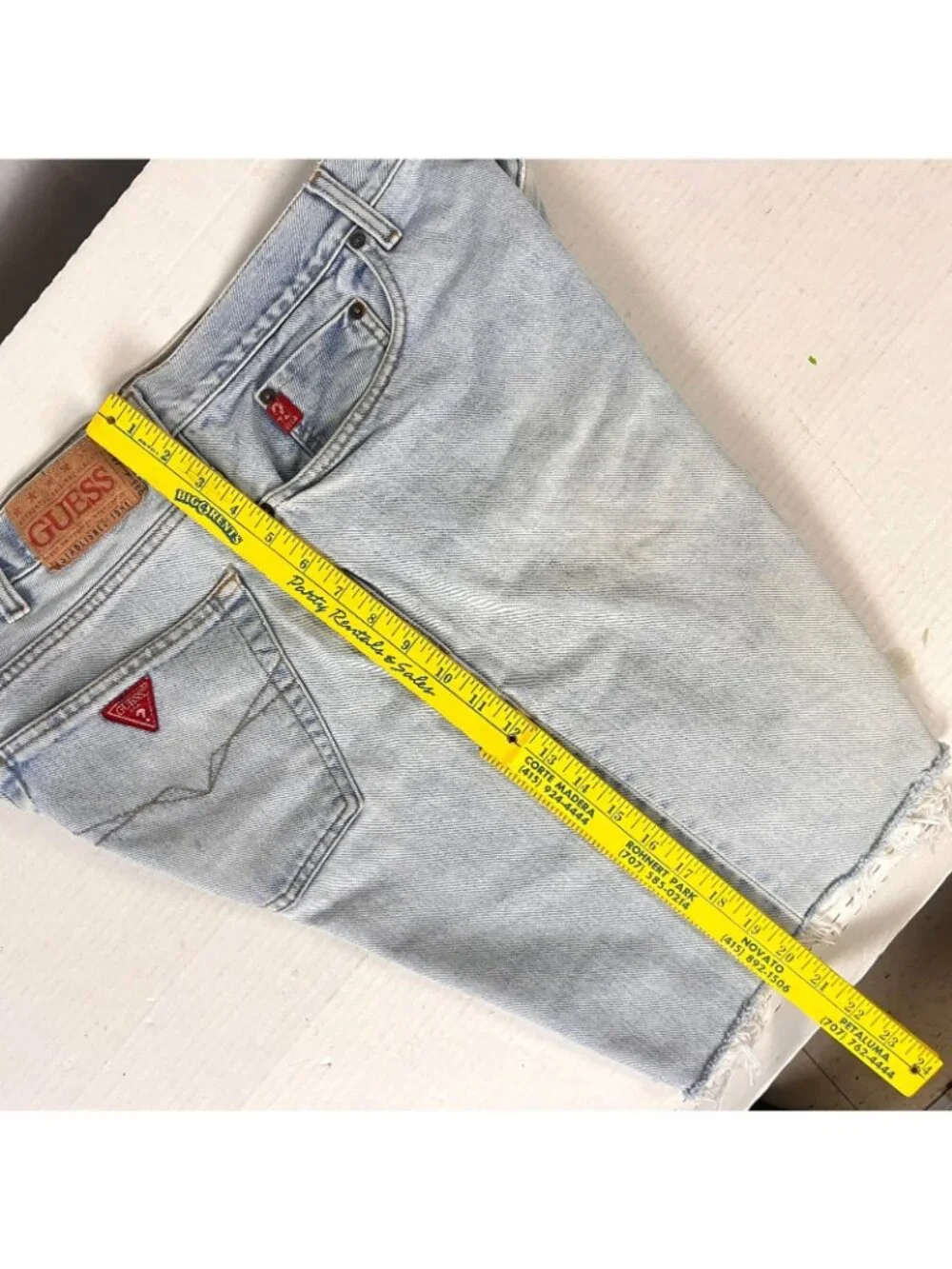 Guess? Jeans Mens Cut Off Denim Shorts size 40 x 9.5 Ins Jorts Light Wash